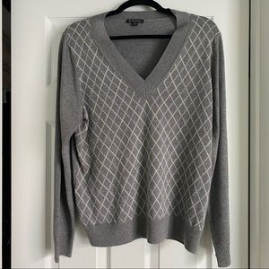 Brooks Brothers grey and white diamond sweater